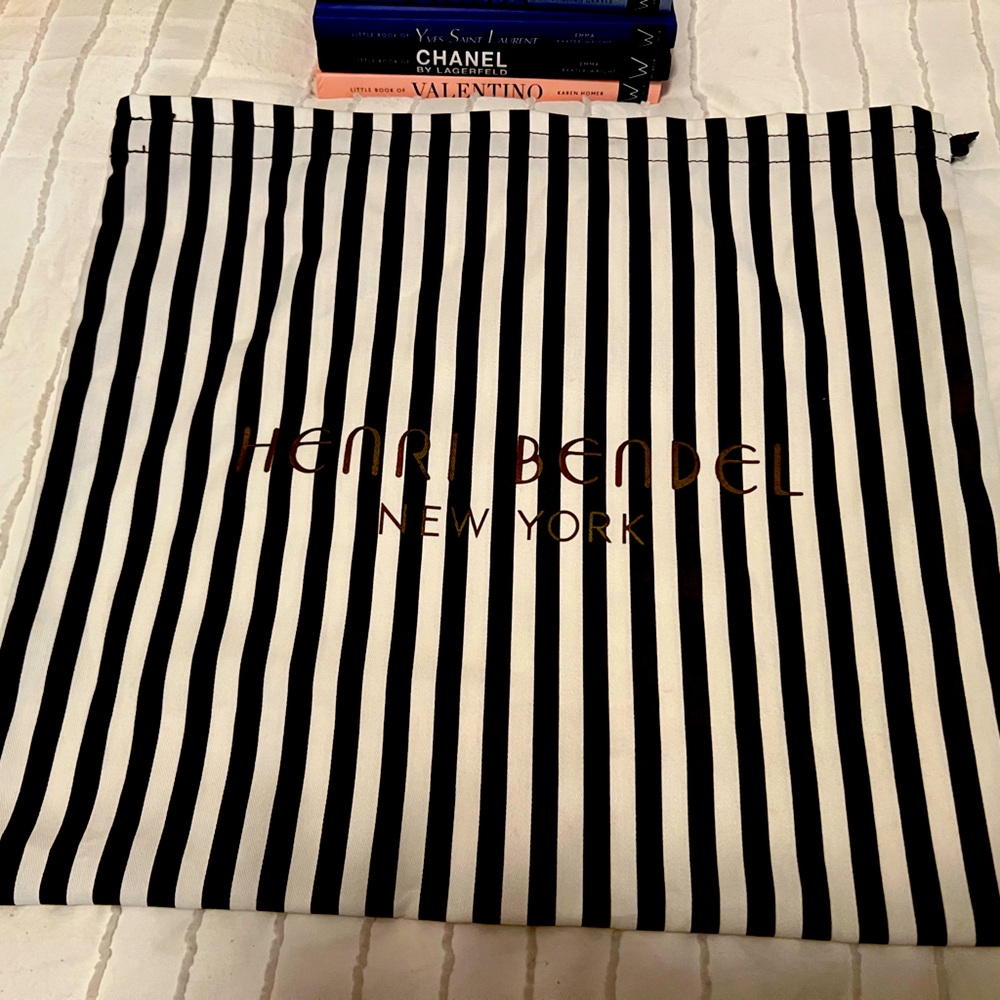 Henri Bendel dust cover bag. Can’t get these anymore … EUC